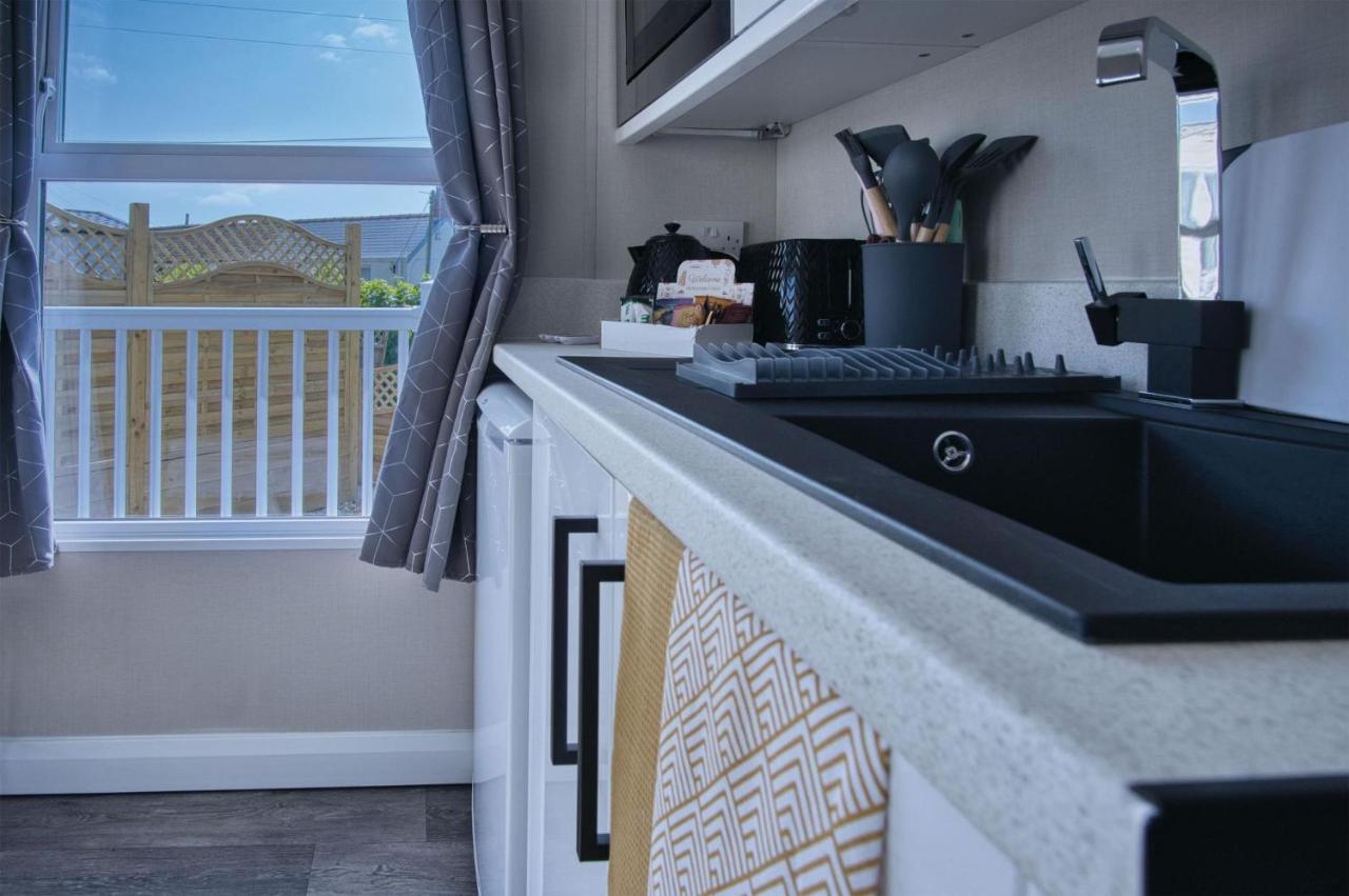 The Studio - 1 Bedroom Cabin - Amroth Exterior foto
